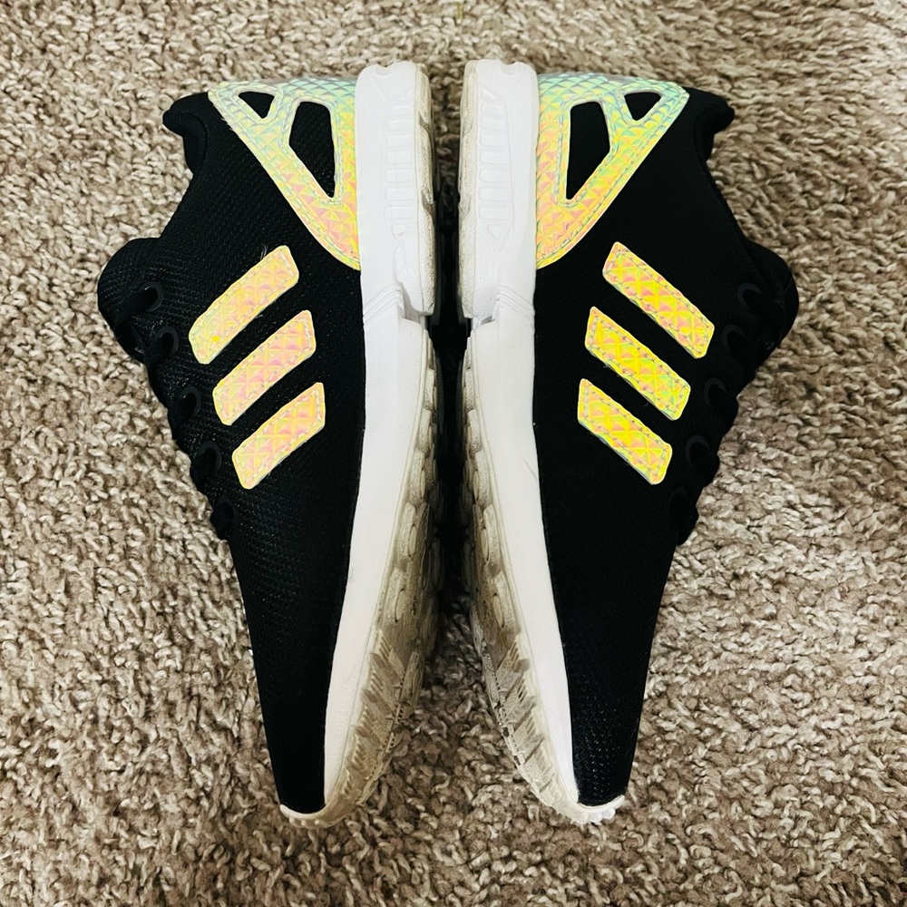Adidas Flux Iridescent 3.5Y kids shoe